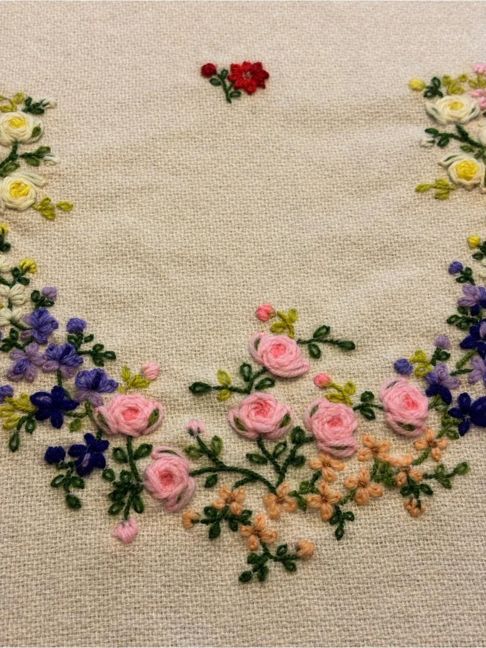 Vintage Crewel Hand Embroidery Needlepoint Tablecloth Throw Blanket Ribbon Roses